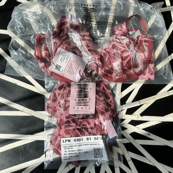 Savage X Fenty Sweet Jam Red Savage Not Sorry Ultra Lace Bra & Brazilian Panty - Picture 16 of 16